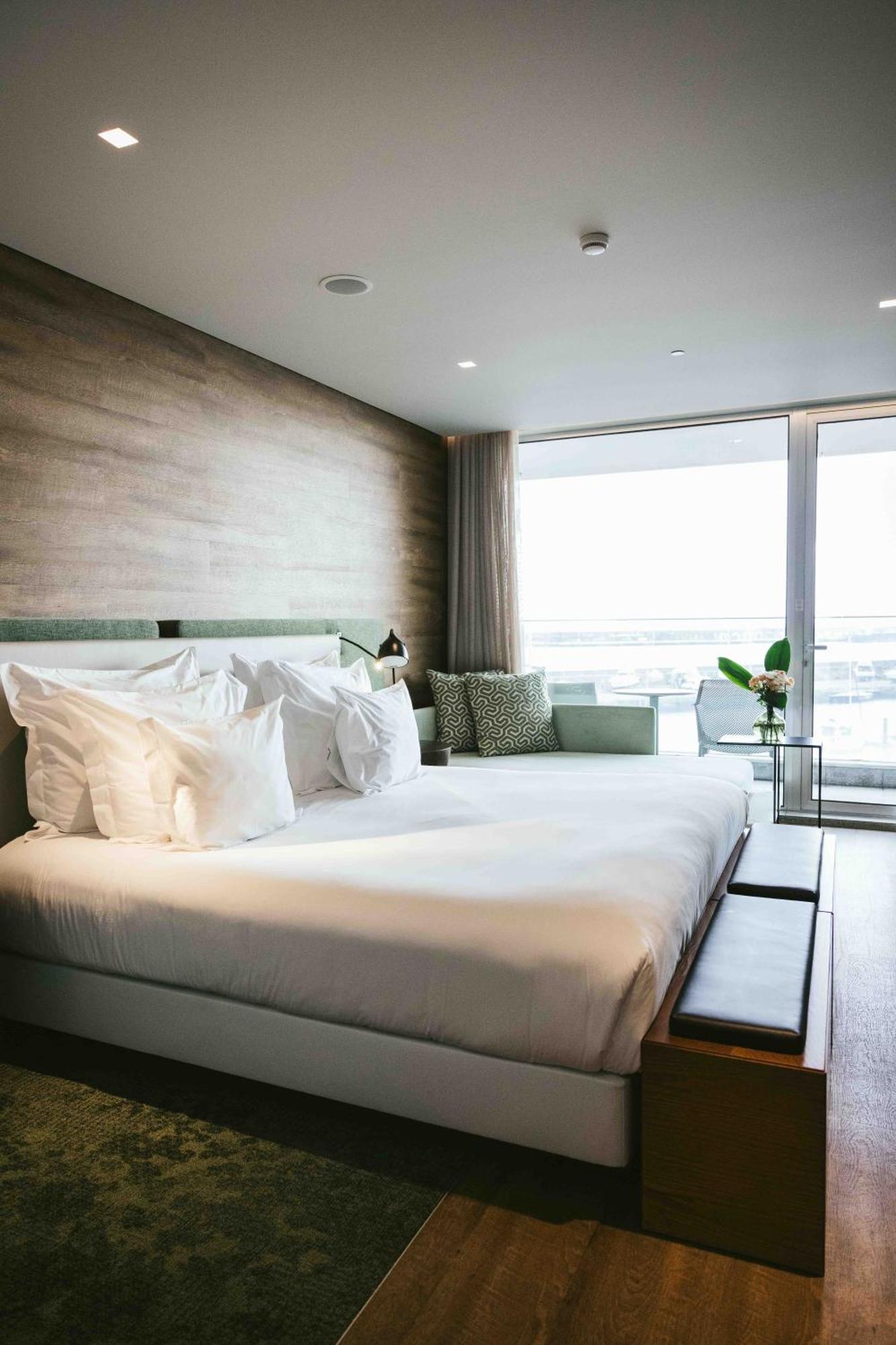 Hotel Octant Ponta Delgada Exterior foto A bedroom at the hotel