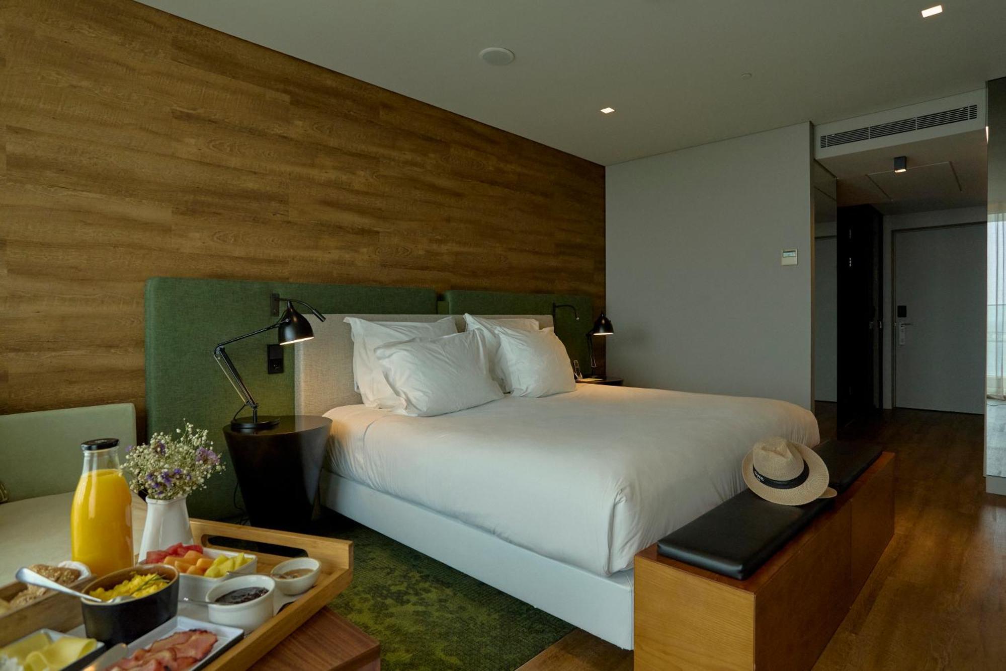Hotel Octant Ponta Delgada Exterior foto A room at the hotel